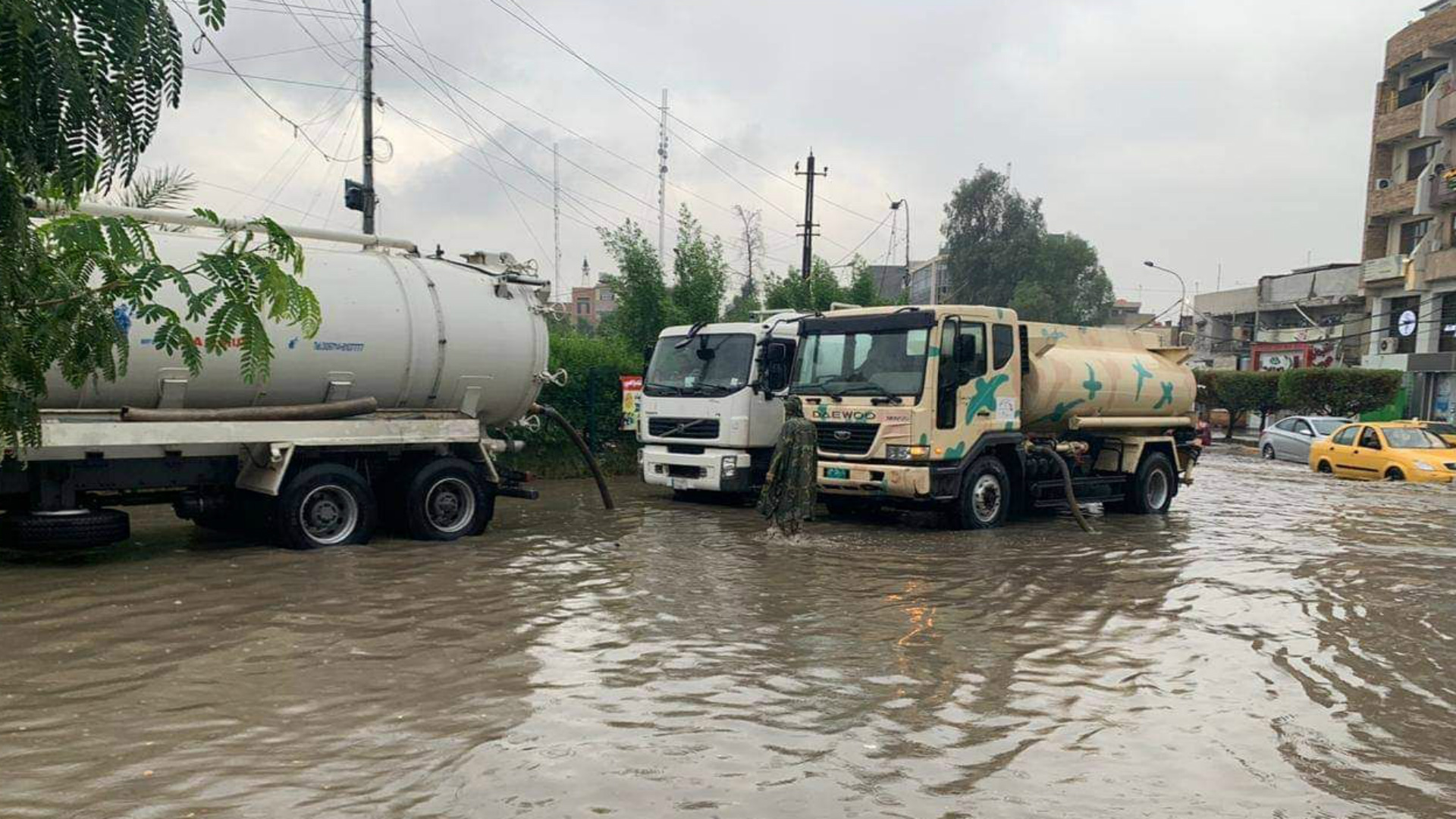 غرق شوارع بغداد بعد أول موجة أمطار كثيفة