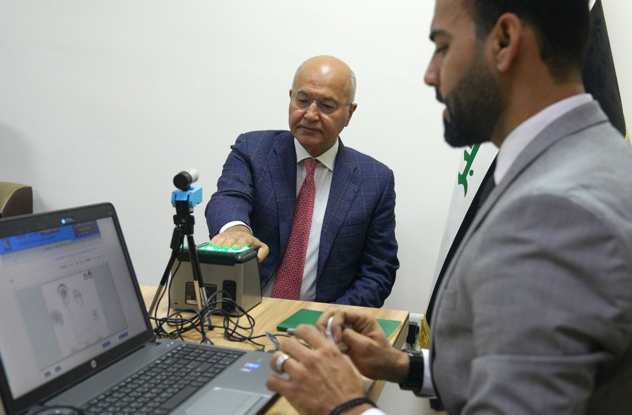 الرئيس صالح يحث المواطنين على تحديث البطاقة البايومترية