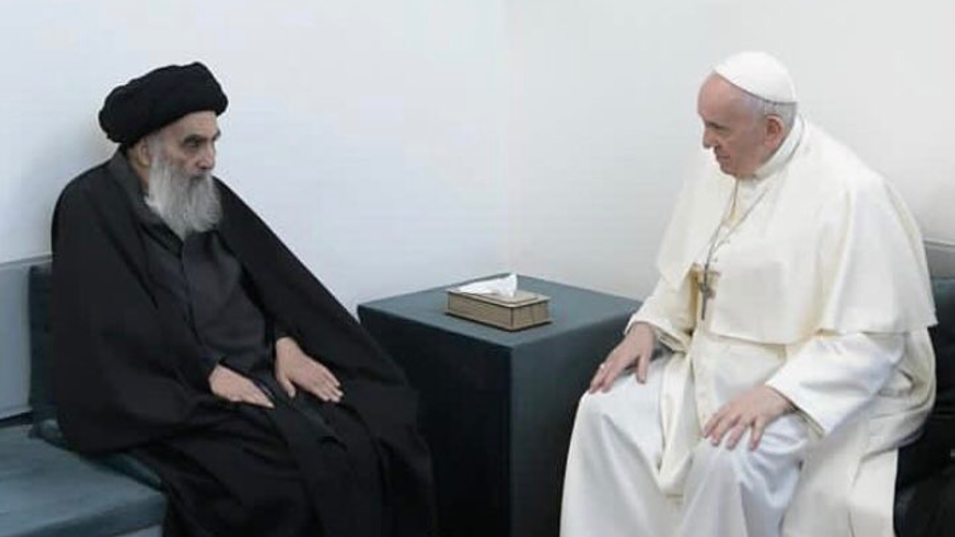 البابا فرنسيس يلتقي بالمرجع السيستاني في النجف