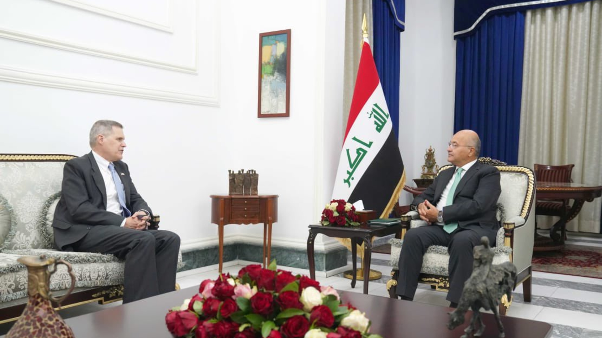 السفير الأمريكي يثنى على العلاقة بين واشنطن وبغداد
